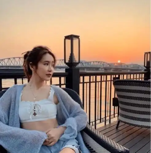 张子萱晒出比基尼美照!性感撩人,十足女人味!她已美成这样了!