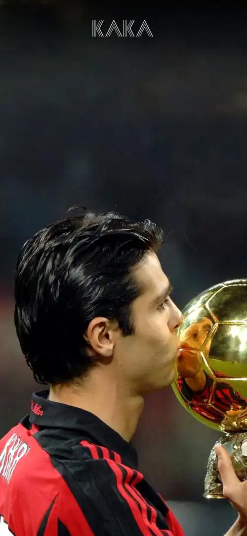 每日足球帅图卡卡帅气手机壁纸精选part3