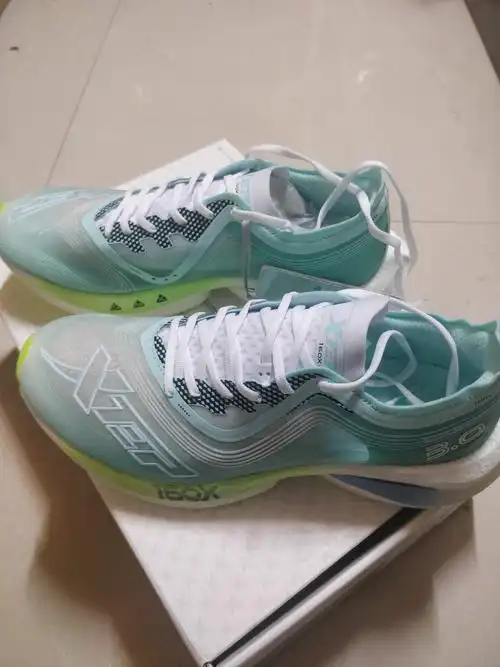 特步160 x 3.0 跑鞋开箱! - 知乎