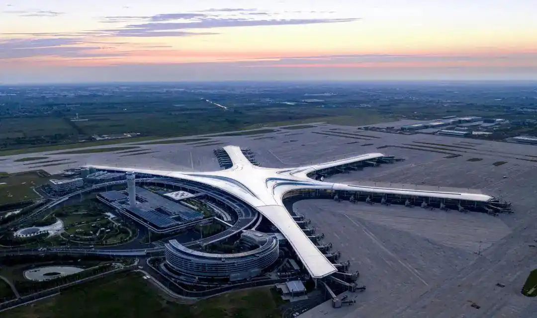 作品cswadi设计的成都天府国际机场迎来第二阶段试飞