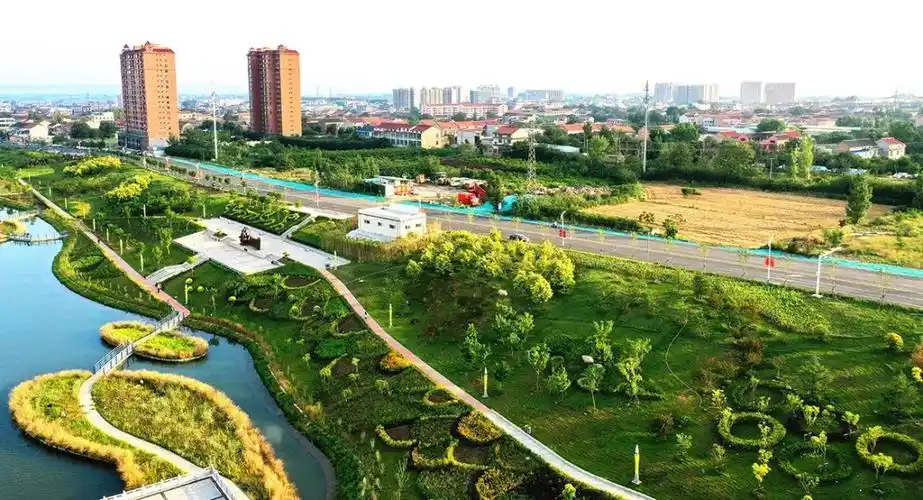 夏都,向"美"从夏县县城往泗交镇,祁家河乡方向,道路两侧绵延的峰峦