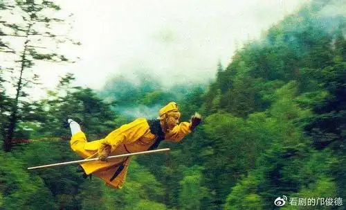 86西游记这场戏很精彩给观众留下阴影美女一个个被踢下水