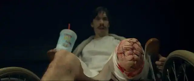 如果把人体蜈蚣拍成能上映的版本大概就是这样吧