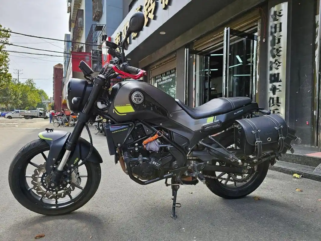 19年上牌贝纳利幼狮250 改装件多多,几千块钱即可带走