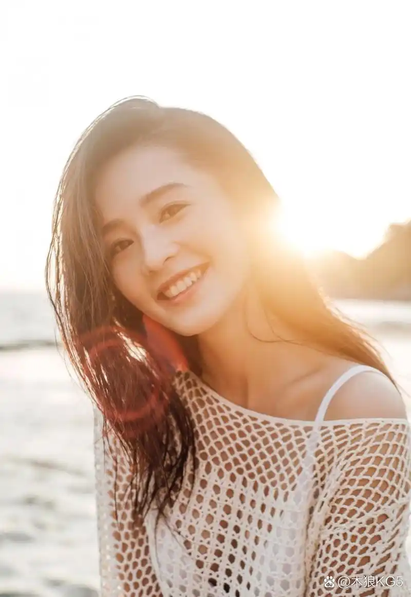 李沁的笑容具有治愈系!