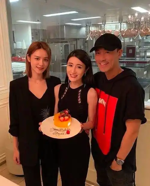 北京中央戏剧学院,与陈晓,毛晓彤,张佳宁,张倬闻,林鹏等成为同班同学