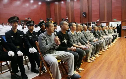 兴宁区法院公开开庭审理24名被告人寻衅滋事案