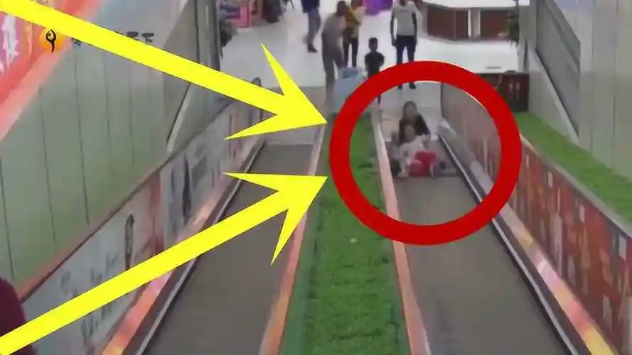 电梯吃人2女童瞬间被吞噬孩子妈撕心裂肺的呐喊