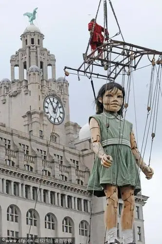 巨型牵线木偶亮相英国 演绎泰坦尼克悲剧故事(5/15)
