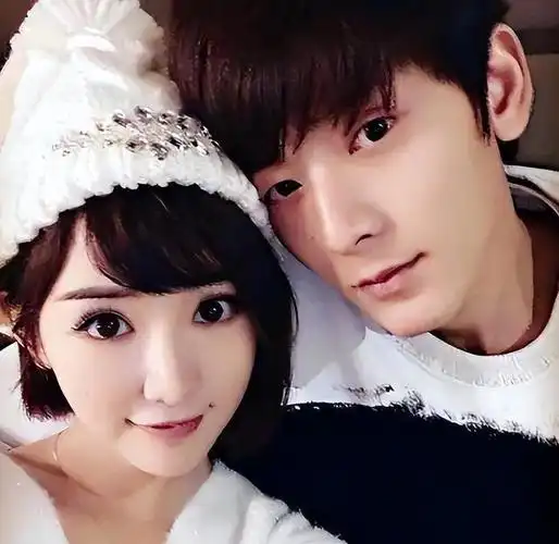 "甜妹"毛晓彤的"逆袭":出生被扔垃圾桶,成名后反被"勒索"