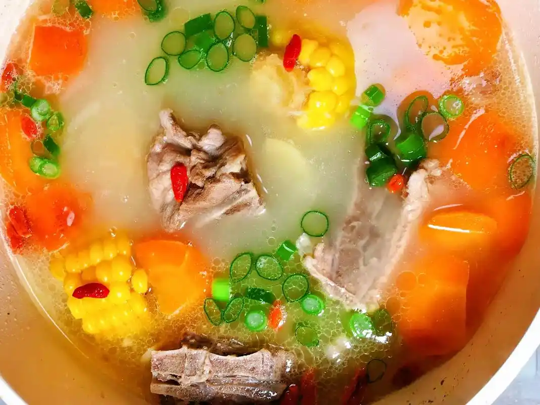 山药玉米排骨汤 #猪骨汤 #汤 简单6步,教你做冬日好汤  - 抖音