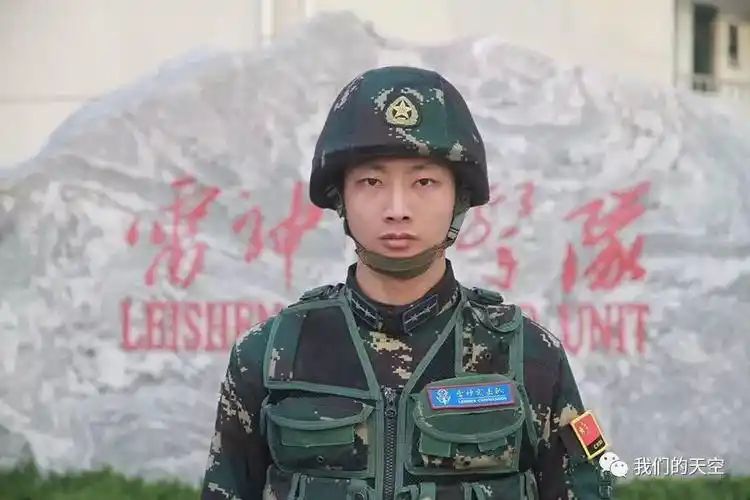 青春有梦一起追带你感受雷神突击队10名官兵的军旅青春