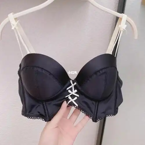 不允许还有小姐姐漏下这件聚拢文胸