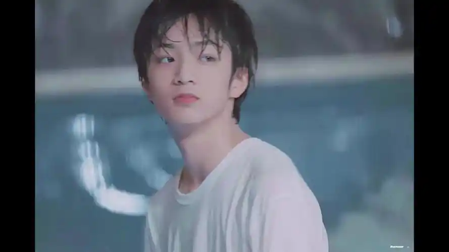 刘耀文点开即看15岁西南最帅初中生在线冲浪逆天颜值