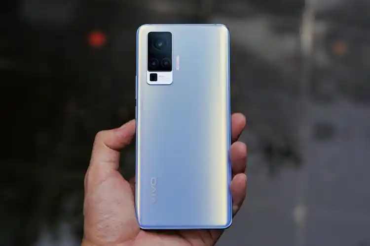 实际上vivo x50系列在外观设计上也是带来了极大的突破.