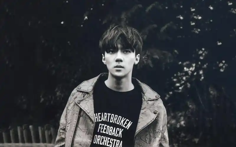 exo成员吴世勋帅气电脑桌面壁纸下载8