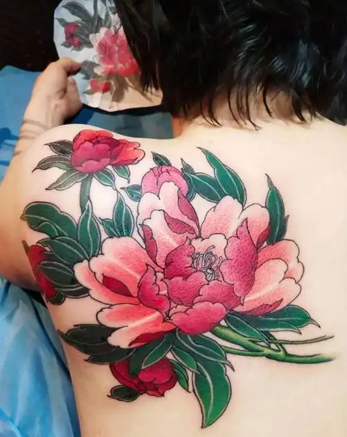 维·刺青火烈鸟纹身图片tag标签:纹身师:黄维纹身店:维·刺青满背纹身