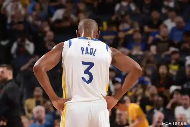 休赛期太阳队为了从奇才队得到比尔,把克里斯.