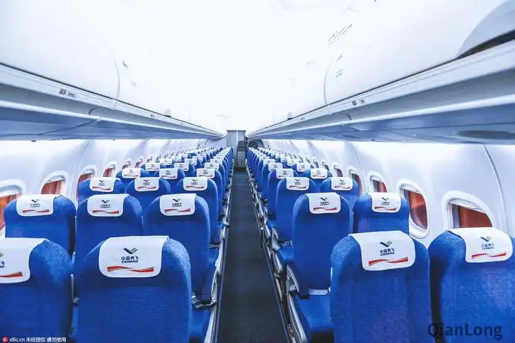 2015年11月14日,上海,由中国商飞制造的我国首架arj21新支线飞机客舱