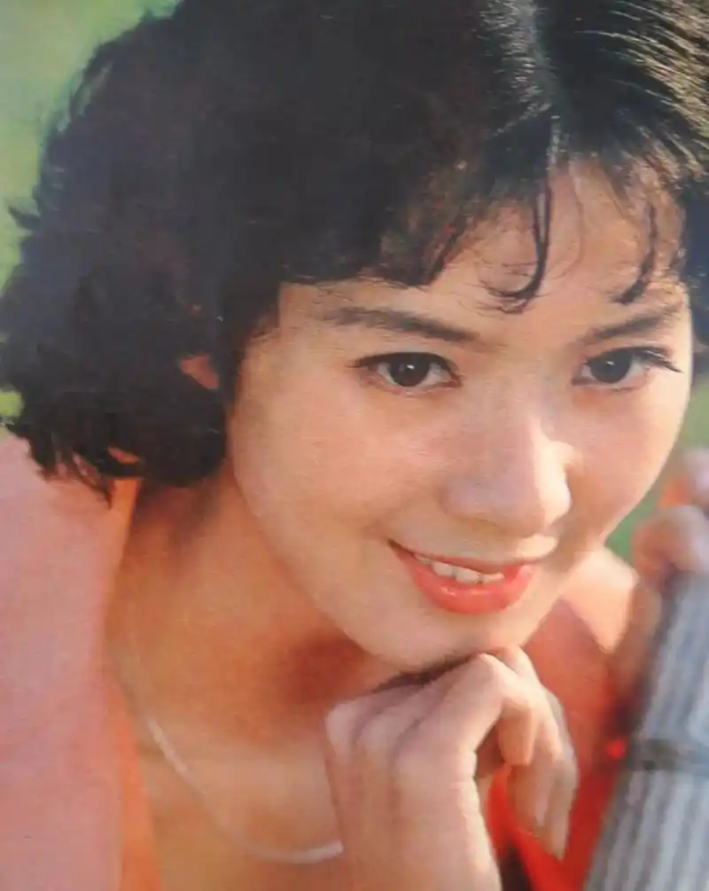 直击80年代美女龚雪的真实相貌,看了照片后感叹她简直惊艳了时光