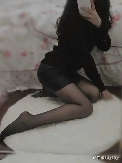 穿连裤袜容易出汗吗?