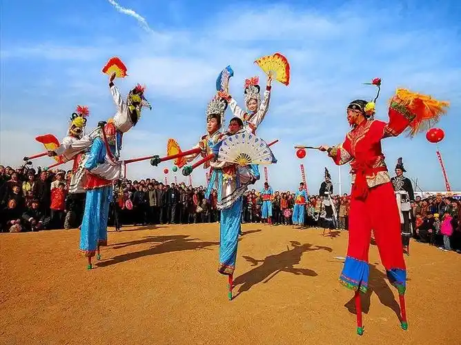 闫书卿:嵩南风俗录——踩高跷