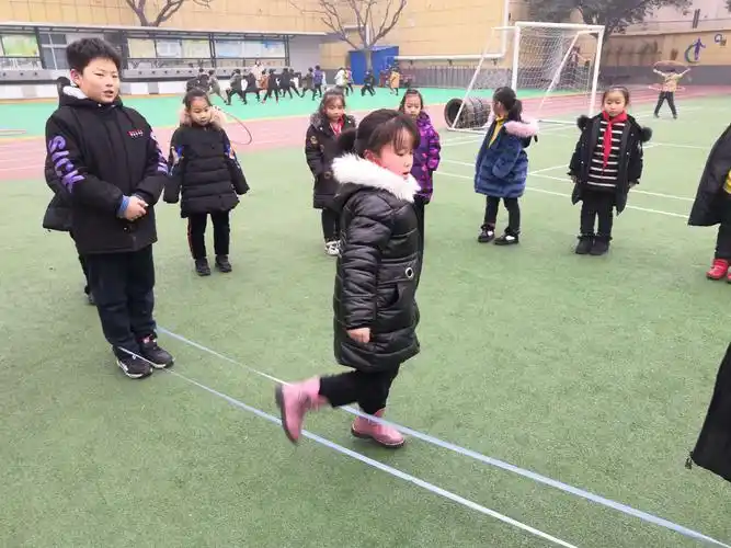 禹州市启航教育集团第一私立中学花样跳皮筋社团展示