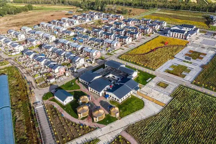 朝阳下的德胜新村