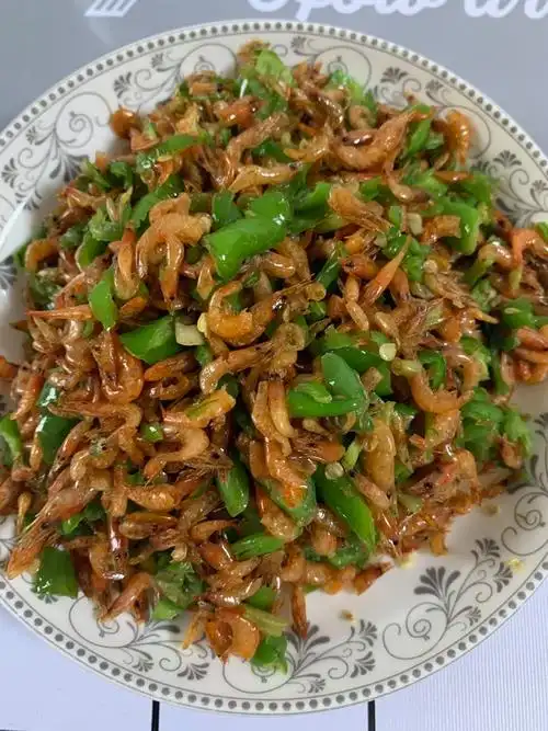 辣椒炒小干虾
