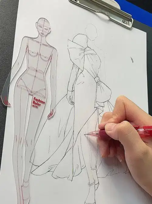 服装效果图人体及款式图人台模版尺手绘