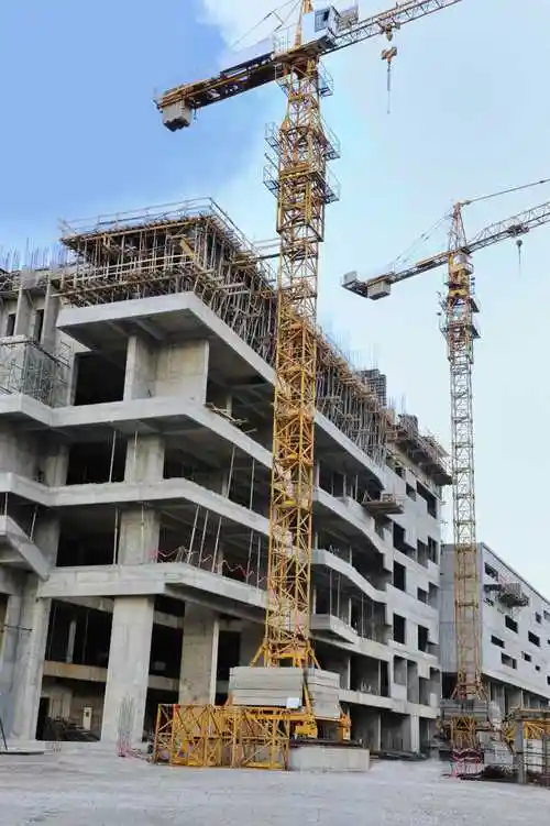 起重机施工现场