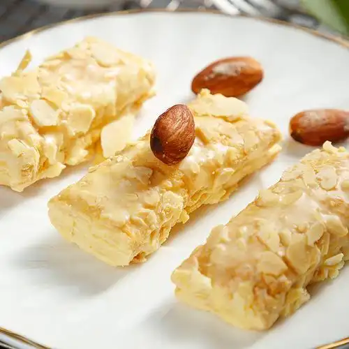 塔塔酥广西松塔千层酥饼干桂林特产蔓越莓雪花酥坚果美食椰子杏仁