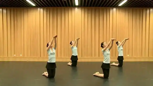 中国舞蹈家协会少儿舞蹈考级四级:鱼儿水中游