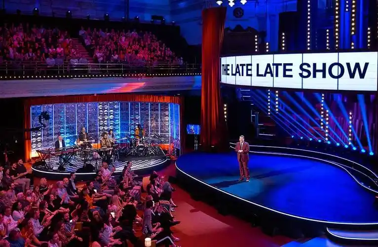 原来美国热门脱口秀《深夜秀》来这录制了!这期节目你看了嘛?