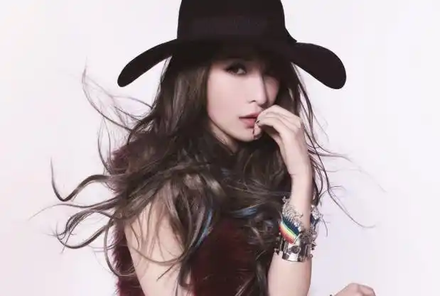 17年换15个男友个个不满25岁萧亚轩的快乐你想象不到