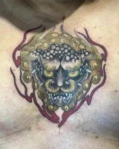 胸前彩色麒麟纹身图案