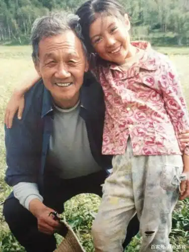 鲁园去世!《暖春》中小花爷爷去世后奶奶也走了,小花发文悼念