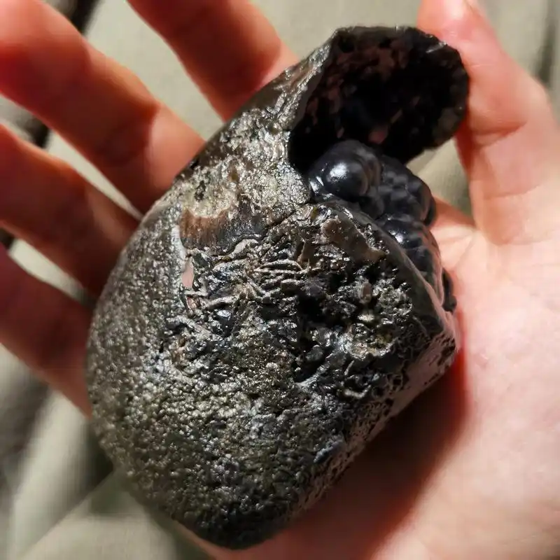 黑色系玛瑙原石摆件 黑色玛瑙窝窝原石 天然黑玛瑙原石 手握黑玛瑙