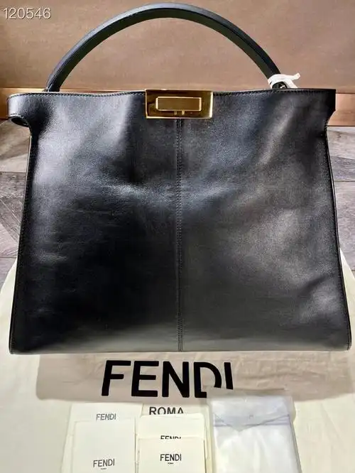 fendi芬迪经典款永不打折系列peekaboo