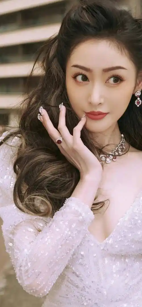 机车女神 张天爱_身材_因为_年龄