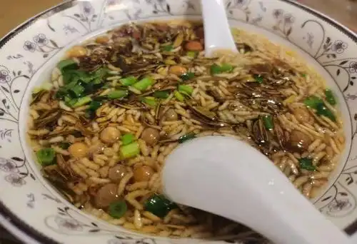 weibo@舒舒weiwei油茶汤是真正意义上的土家特色菜色,在恩施当地有