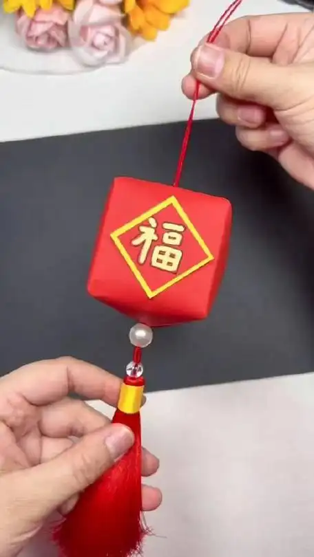 一张正方形纸就可以做好看的元宵节灯笼