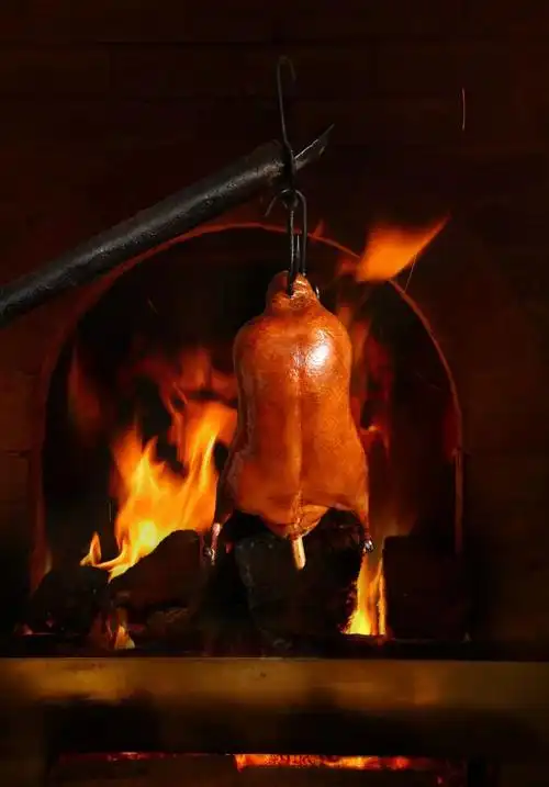 6折吃国贸地标级餐厅!宫廷挂炉烤鸭,自制饮品无限畅饮!