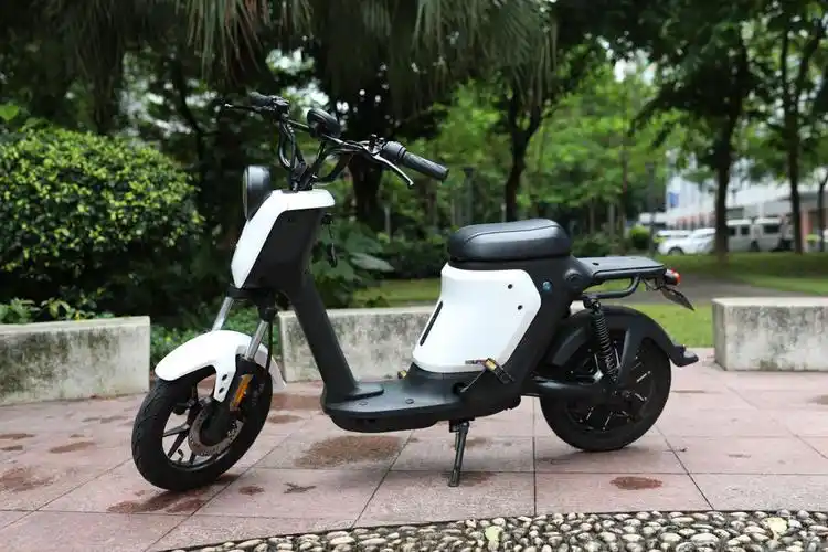 颜值杀手,新国标代言:小牛us pro电动车评测_搜狐汽车_搜狐网