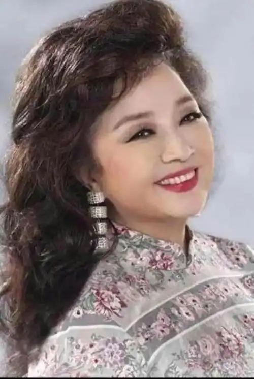 徐小凤,几张美照