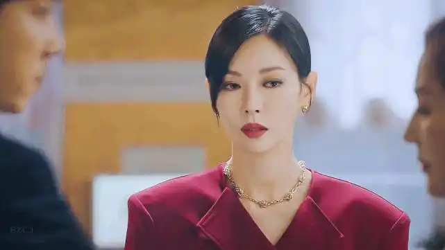 顶楼3剧情首曝光千老师走红毯拿视后大奖成最大赢家