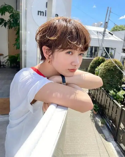 日系短发慵懒烫发