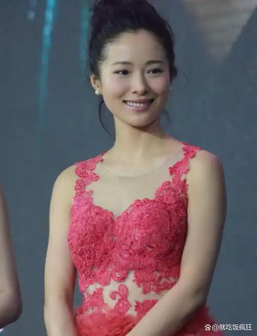 到处认干爹干哥在男人堆里游刃有余娱乐圈顶级绿茶江一燕