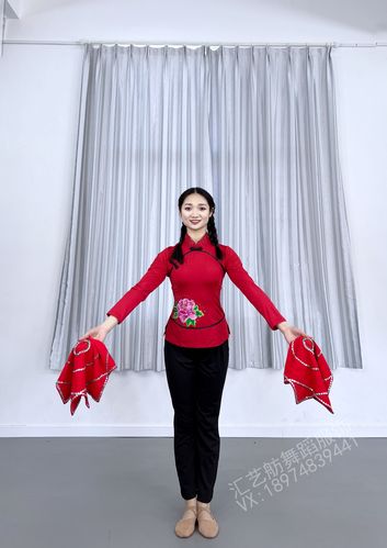 女款成人汉族秧歌舞蹈服演出服组合练习服装定做民大北舞课堂新款