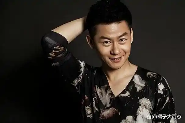 李健19岁演戏42岁因狂飙爆火娶了初中恋人还是好男人